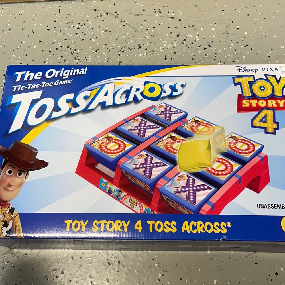 TossAcross - Toy Story 4 Tic-Tac-Toe Game